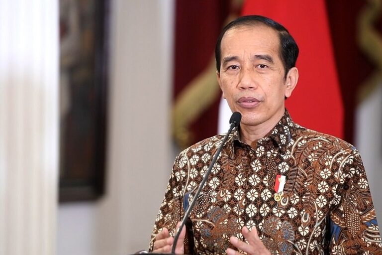 Usai Digugat soal Mobil Esemka, Jokowi Hadapi Gugatan Keaslian Ijazah SMA