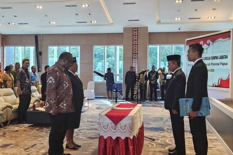 Teks Foto : Suzana Wanggai Dilantik Jabat Penjabat Sekda Papua. (ist)