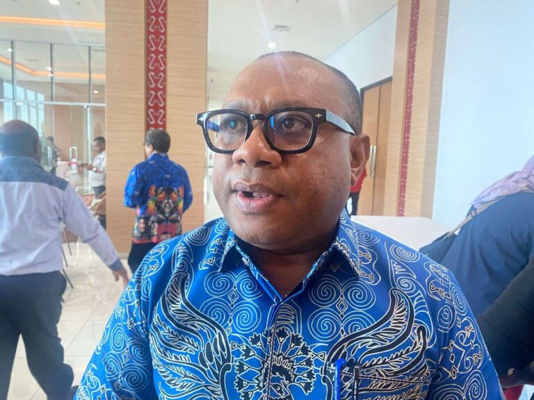 Teks Foto : Plt. Kepala Badan Pengelola Keuangan dan Aset Daerah Papua, Alex Kapisa. (ist)