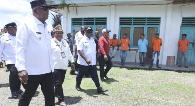 Gubernur Meki Nawipa Bertemu Warga Binaan di Lapas Timika, Ini Pesannya