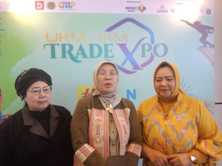 Desainer Anna Mariana Tekankan Pentingnya Warisan Busana Tradisonal