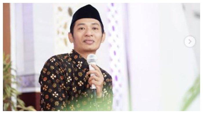 Teks Foto: Anggota DPR KH Alamudin Dimyati Rois