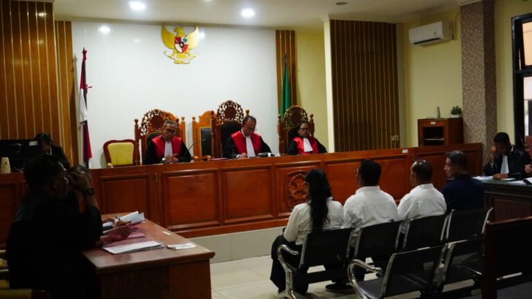 Teks Foto: Keempat terdakwa kasus tindak pidana korupsi dana PON XX Papua 2021. (ist)