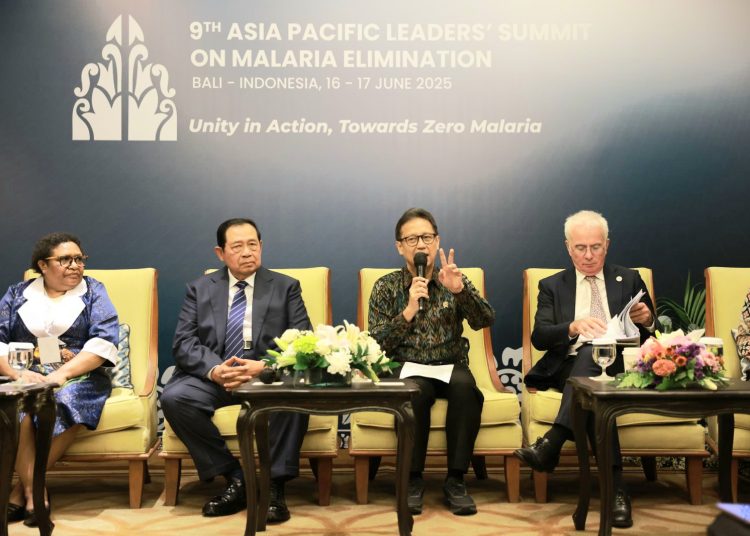 Teks Foto : Menteri Kesehatan, Budi Gunadi Sadikin dan lainnya. (ist)