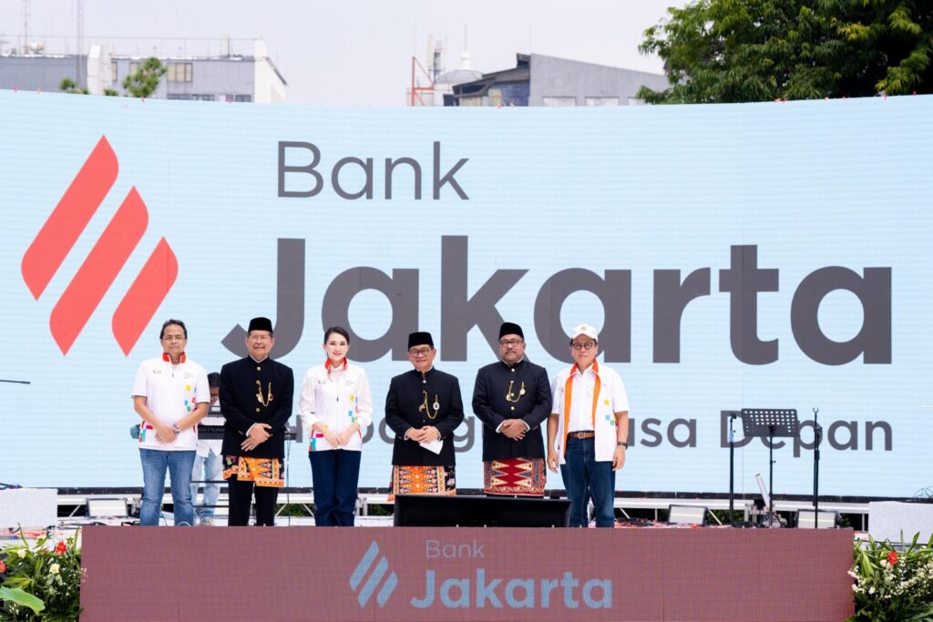 Teks Foto: Gubernur Jakarta Pramono Anung, Wakil Gubenur Jakarta, Rano Karno dan lainnya. (ist)