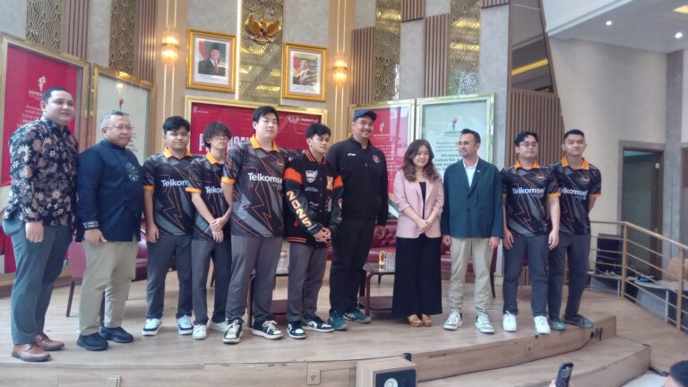 Teks Foto: Raffi Ahmad dan Menteri Pemuda Olahraga (Menpora), Dito Ariotedjo dan Tim Kagendra. (ist)