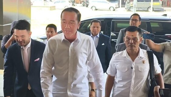 Teks Foto: Presiden Ke-7 RI, Joko Widodo tiba di Mapolresta Solo. (ist)