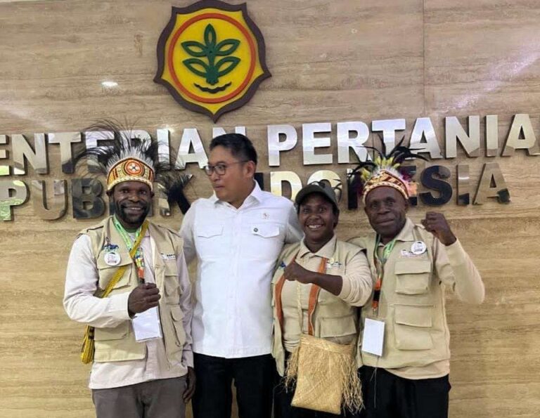 Teks Foto: Anggota Pengurus Dewan Pimpinan Wilayah (DPW) Tani Merdeka Indonesia Papua Tengah. (ist)