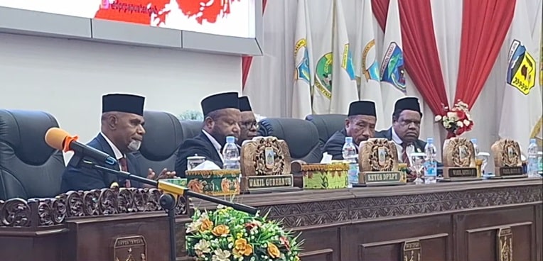 Teks Foto: Suasana Sidang Paripurna DPR Papua Tengah saat penetapan tiga Perda Provinsi Papua Tengah di Ruang Rapat Utama DPR, di Distrik Nabire. (ist)