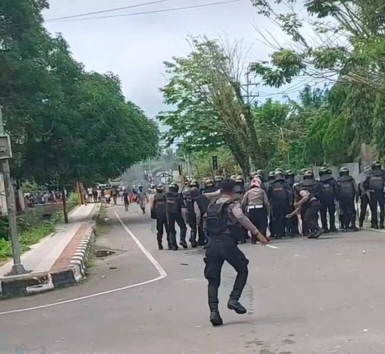 Massa simpatisan anggota NRFPB. (ist)