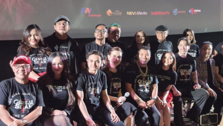 Teks Foto: Mongol Stres dan Para Pemain Film 'Gereja Setan. (ist)