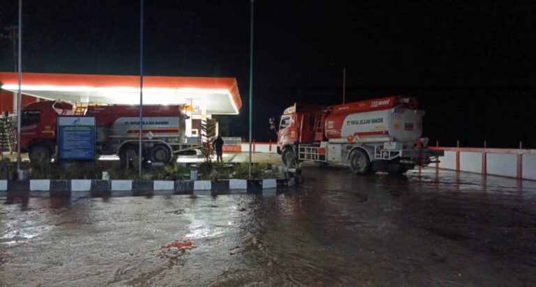 Teks Foto: Ilustrasi penyaluran BBM. (ist)