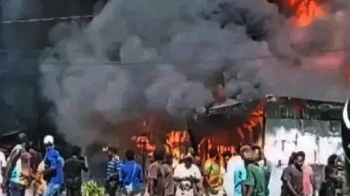 Teks Foto: Kerusuhan Pecah di Kabupaten Yalimo, Papua Pegunungan. (ist)