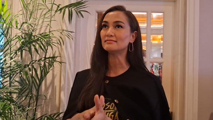 Teks Foto: Atiqah Hasiholan dan Para Pemai Film 'Sosok Ketiga: Lintrik'. (ist)