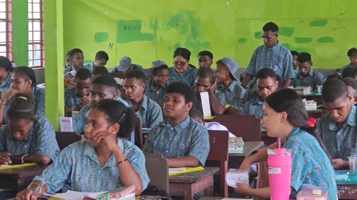 Teks Foto: Para siswa SMA YPPGI Nabire. (ist)