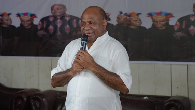 Teks Foto: Gubernur Papua Mathius D. Fakhiri. (ist)