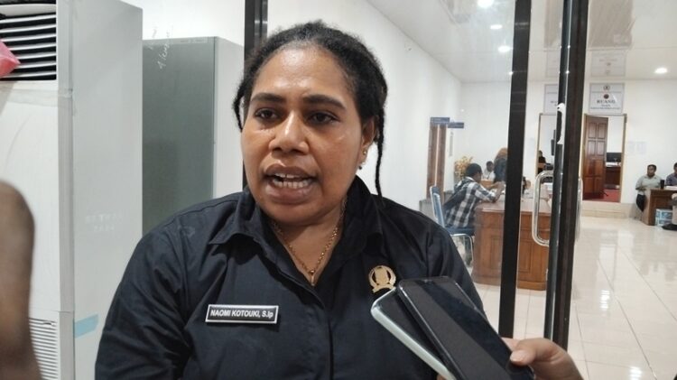 Teks Foto: Ketua Komisi V DPR Papua Tengah Naomi Kotouki. (ist)