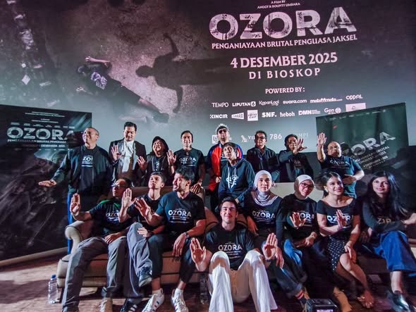 Teks Foto: Para pemain film 'Ozora'. (ist)