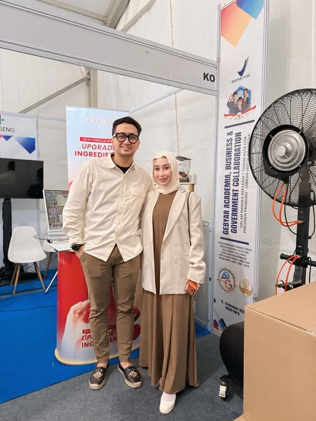 Teks Foto: Dokter Reza Gladys, Dipl. AAAM dan dr. Attaubah Mufid. (ist)