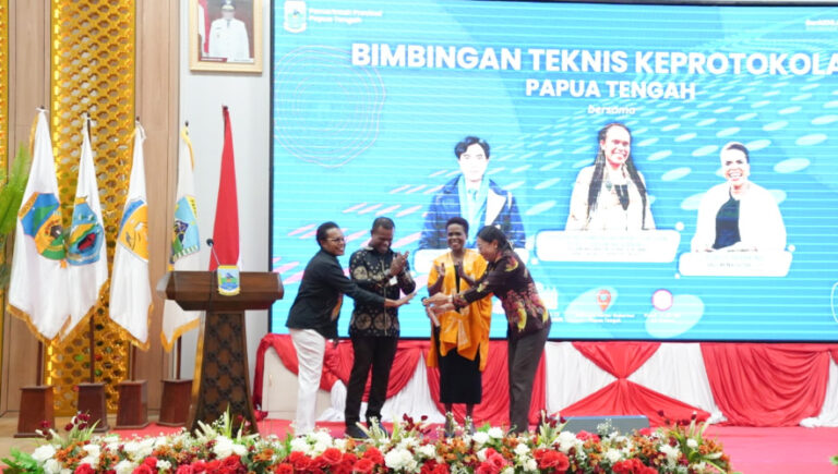 Teks Foto: Pemprov Papua Tengah buka bimtek keprotokolan guna tingkatkan dan perkuat kapasitas ASN. (ist)