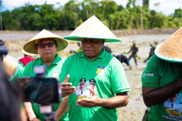 Teks Foto: Gubernur Papua, Matius Fakhiri. (ist)