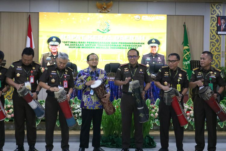 Teks Foto: Pembukaan Rakerda di Kejaksaan Tinggi Papua Barat. (ist)