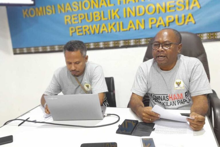 Teks Foto: Ketua Komnas HAM RI Wilayah Papua, Frits Ramandey. (ist)
