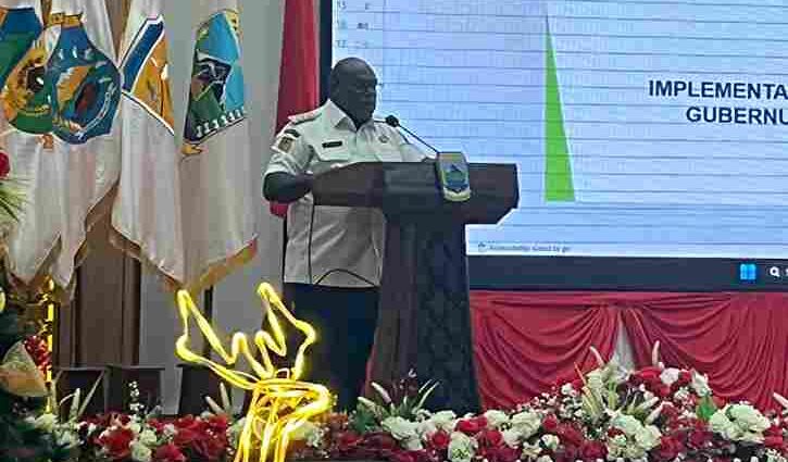 Teks Foto: Gubenur Papua Tengah, Meki Nawipa. (ist)