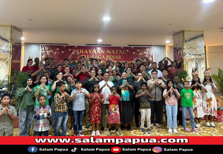 Teks Foto: Keluarga besar BPKAD. (ist)