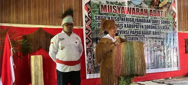 Teks Foto: Bupati Sorong Selatan, Petronela Krenak. (ist)