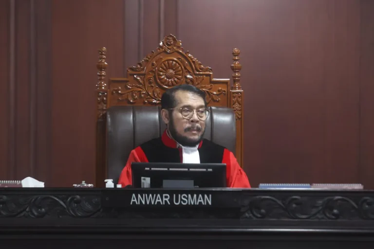 Teks Foto: Anwar Usman. (ist)