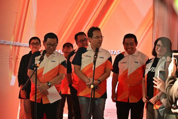 Teks Foto: Ketua DPRD DKI Jakarta Khoirudin, Gubenur Pramono Anung dan pihak Bank Jakarta. (ist)