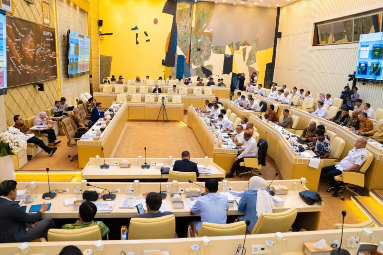 Teks Foto: Rapat Kerja Panitia Kerja Perbatasan Negara Komisi II DPR RI. (ist)