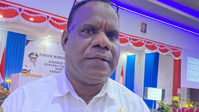 Teks Foto: Eliezer Yogi, Plt Kepala Bapperida Papua Tengah. (ist)