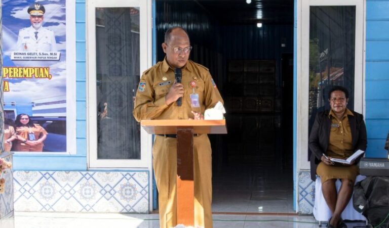 Teks Foto: Staf Ahli Bidang Ekonomi, Keuangan, dan Pembangunan, Herman Kayame. (ist)