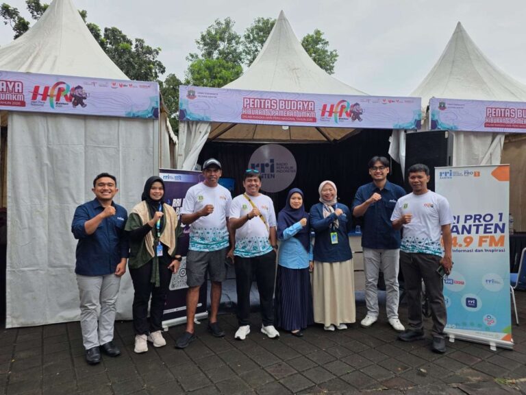 Teks Foto: PWI Papua Tengah Perkuat Independensi di Banten. (ist)