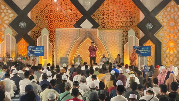 Teks Foto: Para penceramah di program acara Tabligh Akbar 'Penyejuk Hati'. (ist)