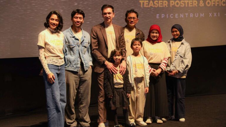 Teks Foto: Para Pemain Film 'Children of Heaven'. (ist)