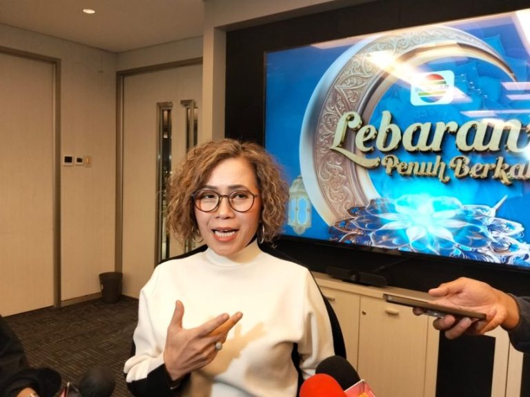 Teks Foto: Direktur EMTEK Media, Harsiwi Achmad. (ist)