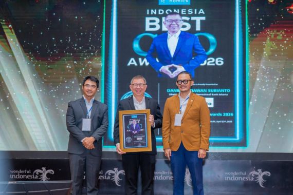 Teks Foto: Direktur Utama Bank Jakarta, Agus H. Widodo, dinobatkan sebagai The Best CEO Category Employee Choice dalam ajang Indonesia Best 50 CEO Awards 2026. (ist)