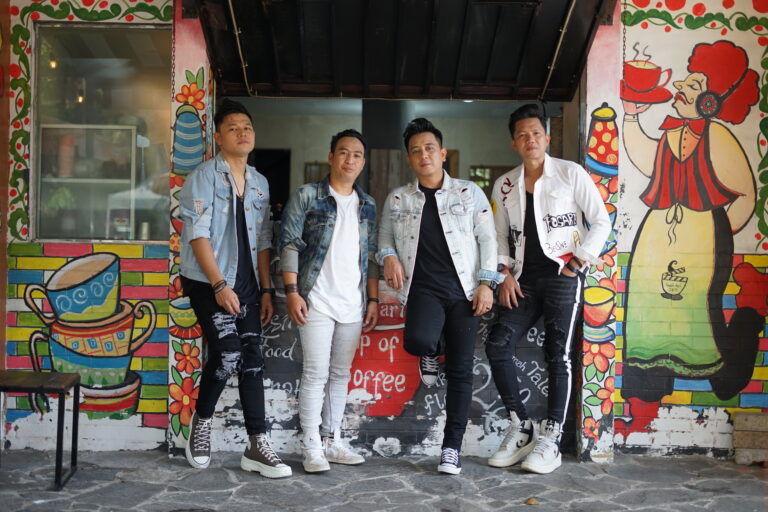 Teks Foto: Band ILIR7. (ist)