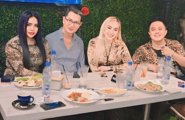 Teks Foto: Anita Sanzz, Lia Ladysta dan lainnya. (ist)