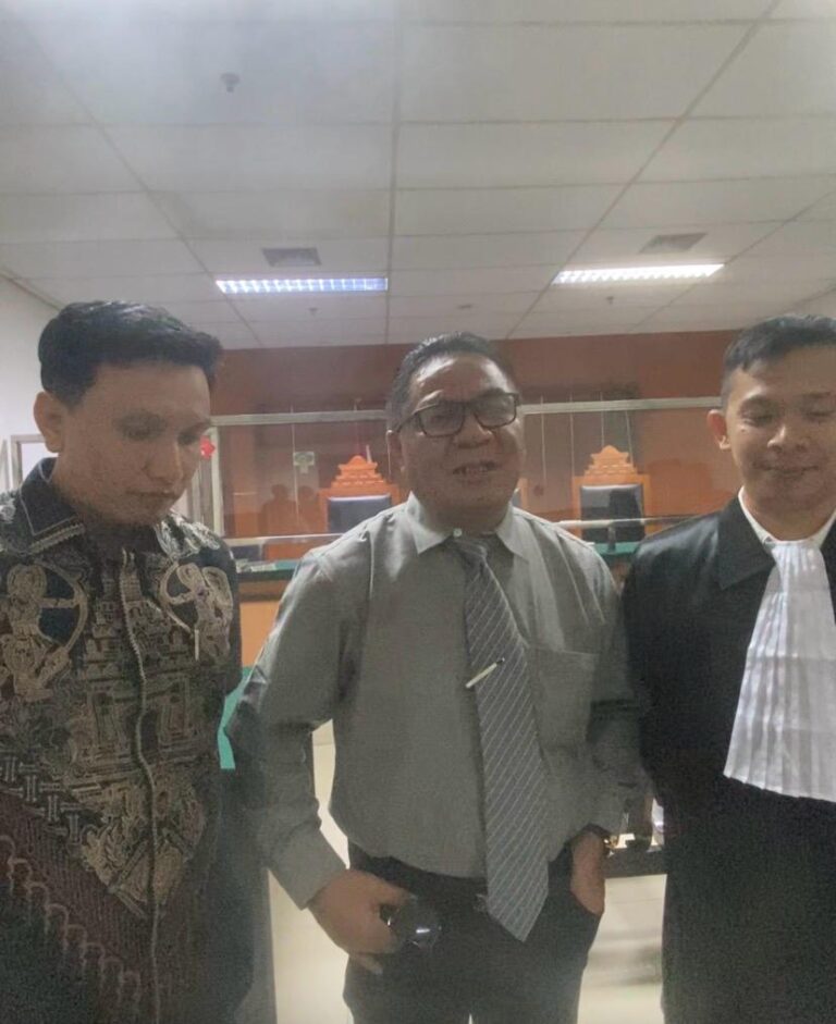 Teks Foto: Para Kuasa Hukum Terdakwa RM. (ist)