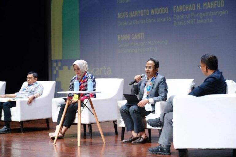 Teks Foto: Direktur Utama Bank Jakarta, Agus H. Widodo saat Urban Talks BUMD dalam rangkaian Jakarta Future Festival 2026 di Taman Ismail Marzuki (TIM), Cikini, Jakarta Pusat. (ist)