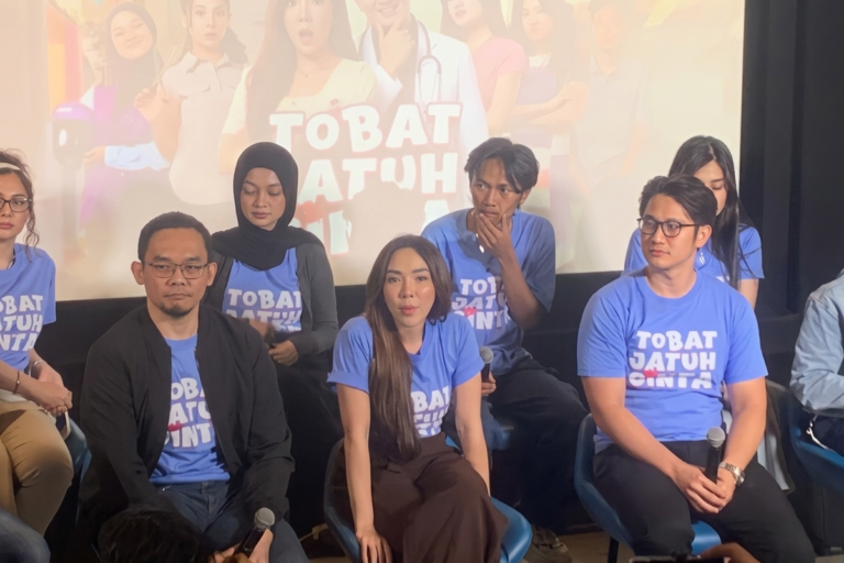 Teks Foto: Para pemain sinetron 'Tobat Jatuh Cinta'. (ist)