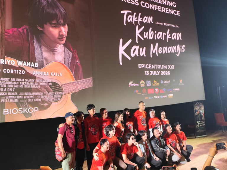 Teks Foto: Para Pemain Film 'Takkan Kubiarkan Kau Menangis'. (ist)
