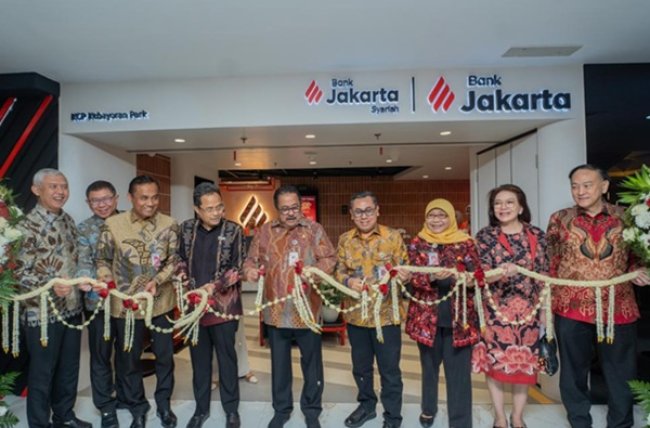 Teks Foto: Bank Jakarta meresmikan New Look Branch KCP Kebayoran Park sebagai langkah transformasi menuju layanan perbankan yang lebih modern, cepat, dan nyaman bagi nasabah. (ist)