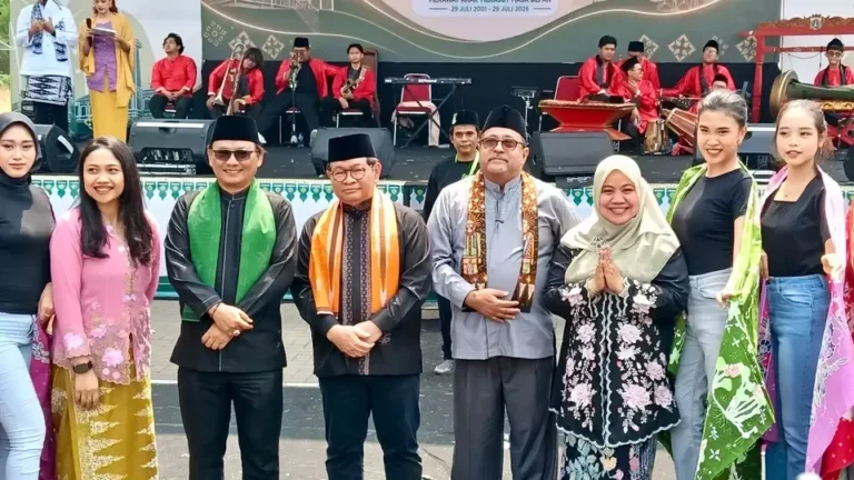 Teks Foto: Gubernur DKI Jakarta, Pramono Anung, Fauzi Bowo, Rano Karno dan Lainnya, Hadiri Milad FBR ke-25 Tahun. (ist)