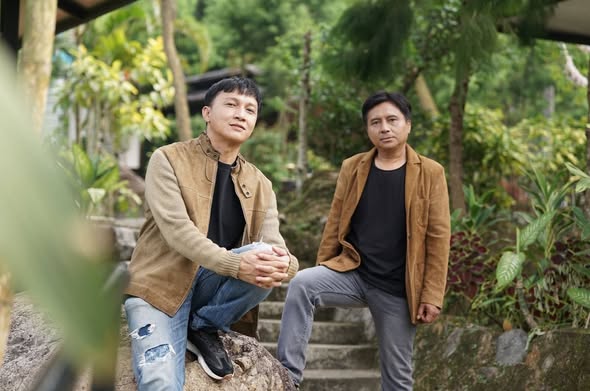 Teks Foto: Bobby dan Ipoet, Para Personel September Band. (ist)