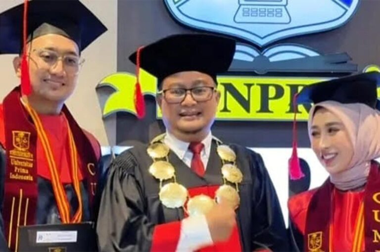 Teks Foto: dr. Reza Gladys dan dr. Attaubah Mufid. (ist)